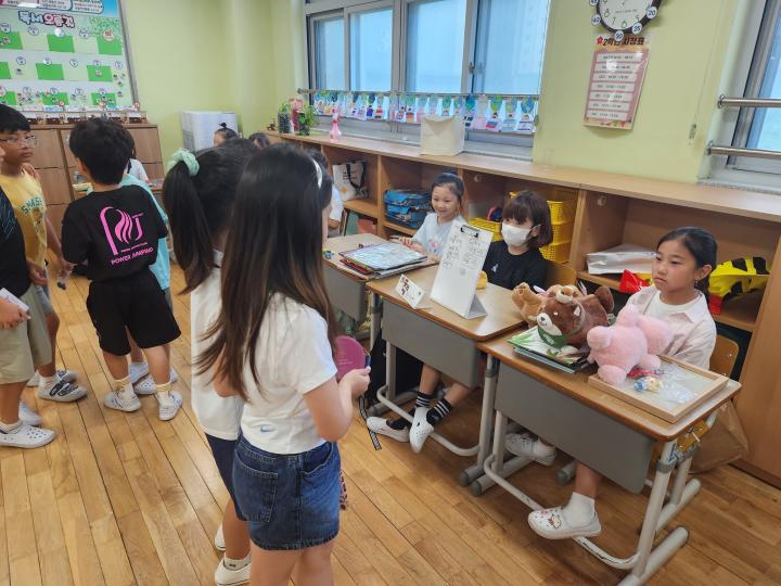 "작은 손길로 지구를 지켜요! 염작초 환경 나눔 장터 열려"