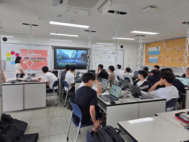 아산중학교, ‘로봇 연극 프로젝트’로 미래 교육의 지평을 넓히다