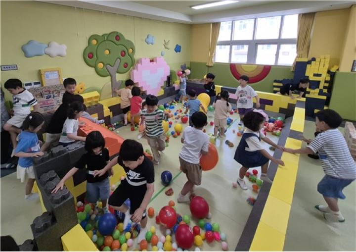 [아산공수초등학교병설유치원] 공수 '초록별시장'과 '키즈카페' 놀이 보도